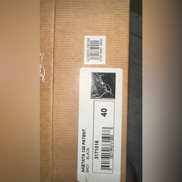 Authentic Christian Louboutin red bottom heels - Picture 6 of 12